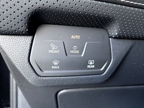 Used 2025 Volkswagen Atlas SEL image 17