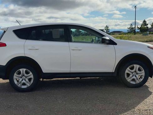 Used 2013 Toyota RAV4 LE AWD/4WD image 9