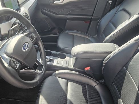 Used 2022 Ford Escape SEL w/ Technology Package image 9