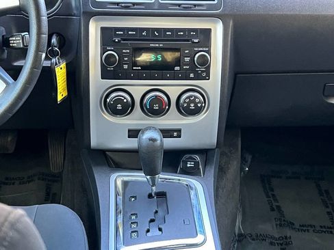 Used 2010 Dodge Challenger SE image 15