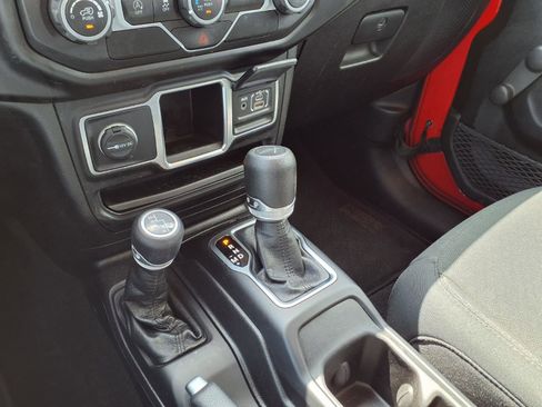 Used 2021 Jeep Gladiator Sport image 26