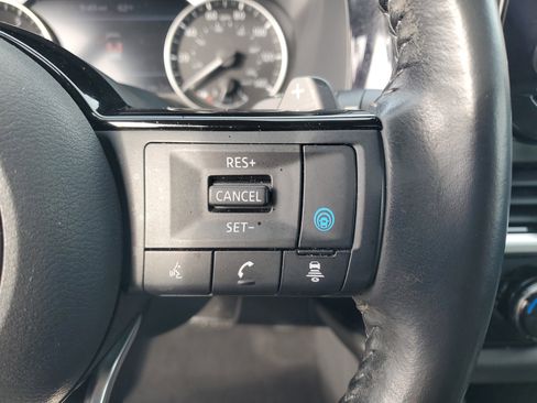 Certified 2022 Nissan Pathfinder SV w/ SV Premium Package image 21