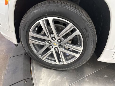 Used 2023 Chevrolet Traverse High Country image 37