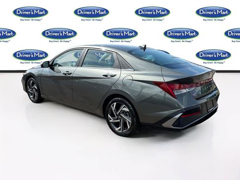 Used 2024 Hyundai Elantra Limited FWD image 5