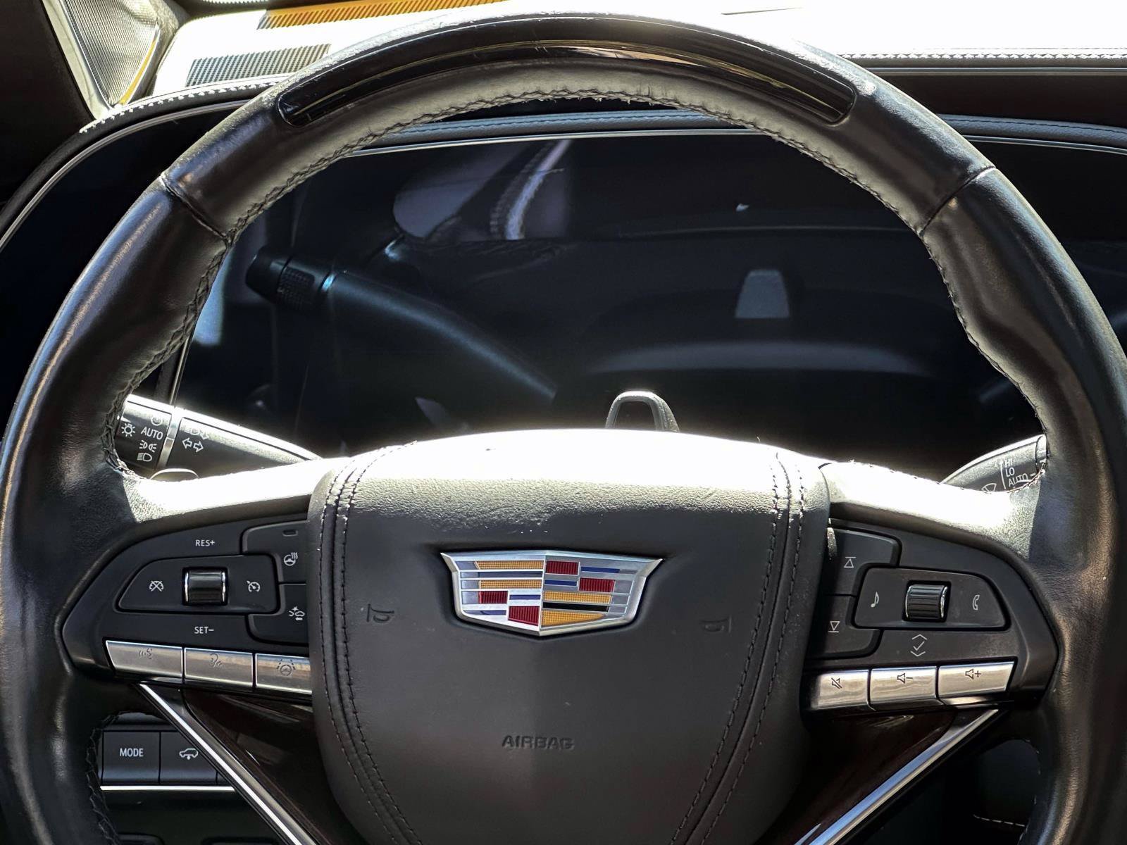 Used 2024 Cadillac Escalade Premium Luxury Platinum AWD/4WD image 23
