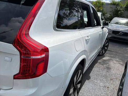 Used 2024 Volvo XC90 T8 Plus w/ Protection Package Premier AWD/4WD image 2