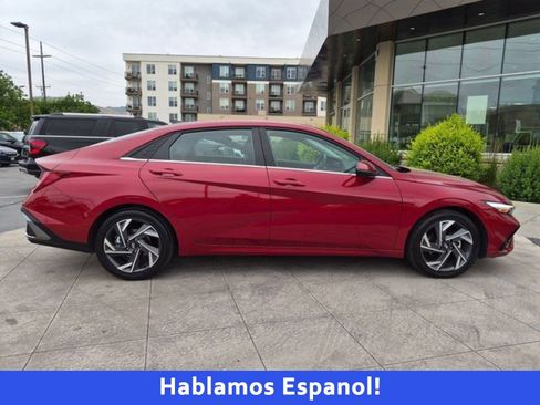 Certified 2025 Hyundai Elantra Limited FWD image 2