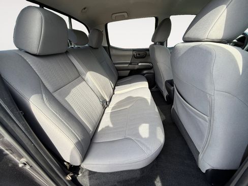 Used 2019 Toyota Tacoma SR5 image 18