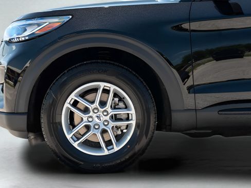 New 2026 Ford Explorer Active w/ Active Comfort Package RWD image 12