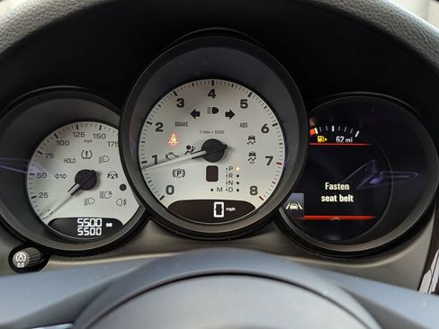 Certified 2025 Porsche Macan AWD/4WD image 19