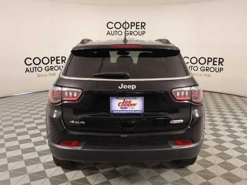 Used 2025 Jeep Compass Latitude image 20