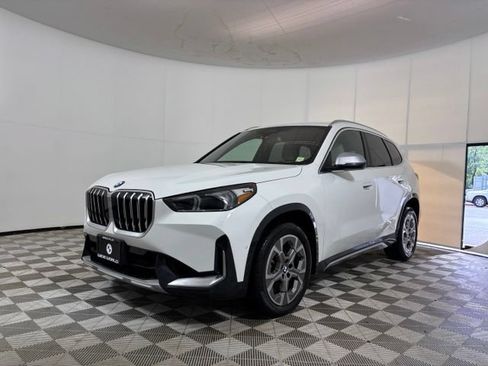 Used 2023 BMW X1 xDrive28i w/ Convenience Package AWD/4WD image 3