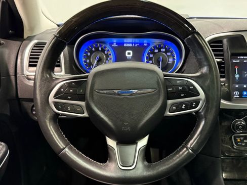 Used 2018 Chrysler 300 Limited w/ Safetytec Plus Group image 16