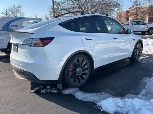 Used 2021 Tesla Model Y Performance image 3