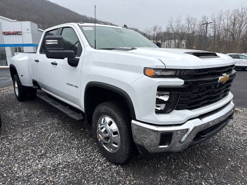 New 2026 Chevrolet Silverado 3500 W/T image 3