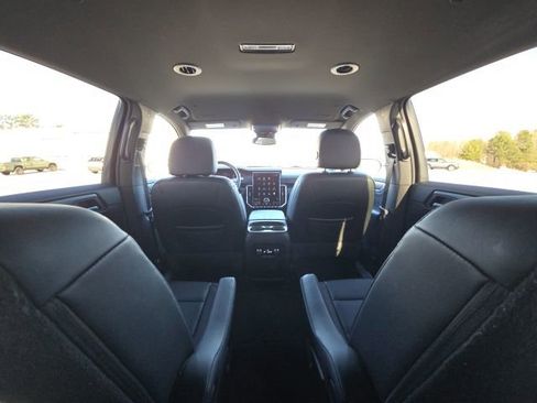 Used 2024 GMC Acadia Elevation image 19