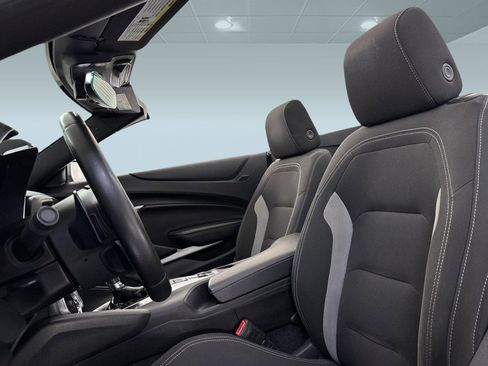 Used 2020 Chevrolet Camaro LT image 5