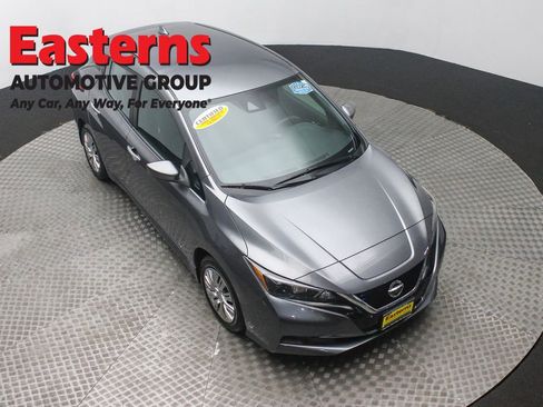 Used 2022 Nissan Leaf S image 3