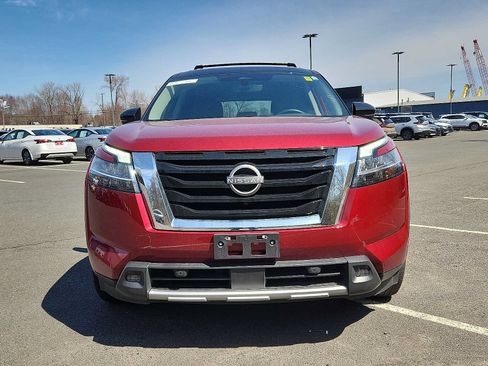 Used 2023 Nissan Pathfinder SL w/ Cargo Package AWD/4WD image 2