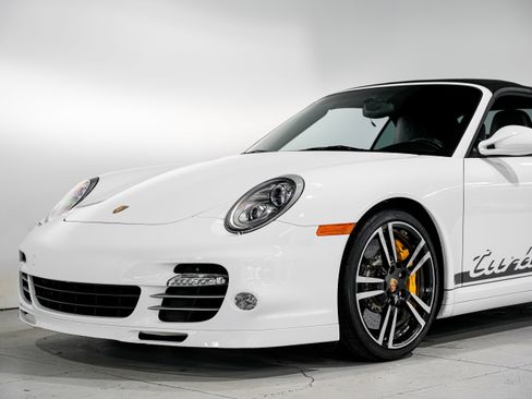 Used 2011 Porsche 911 Turbo S image 34