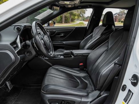 Used 2019 Lexus ES 350 F Sport image 4