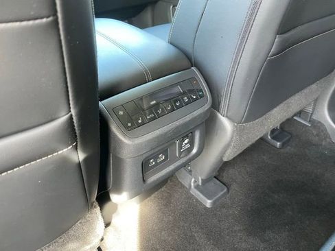 Certified 2023 Nissan Pathfinder Platinum AWD/4WD image 8