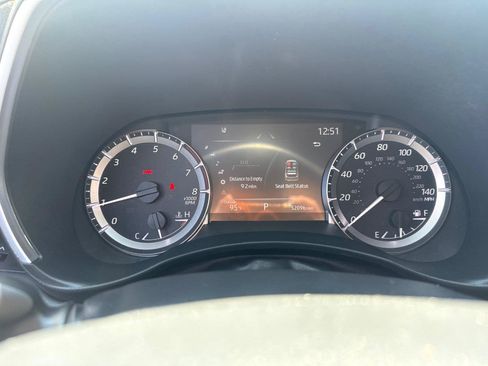 Used 2023 Toyota Highlander XLE AWD/4WD image 14