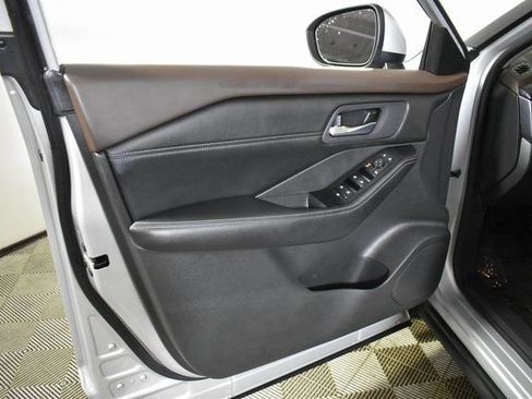 Certified 2023 Nissan Rogue SV w/ SV Premium Package image 7