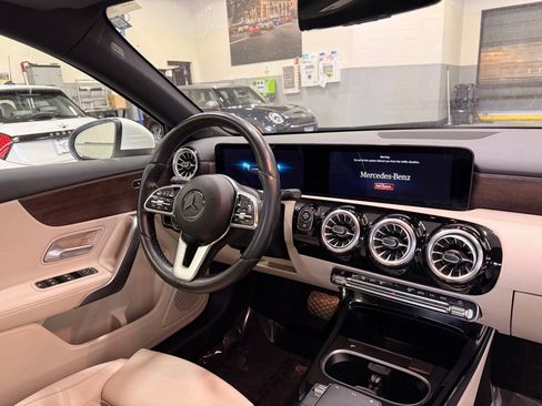 Used 2022 Mercedes-Benz A 220 4MATIC image 30