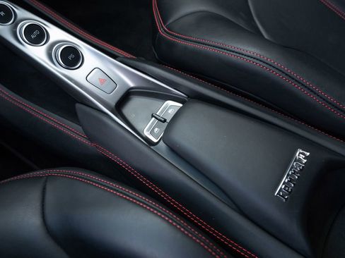 Used 2022 Ferrari F8 Tributo image 50