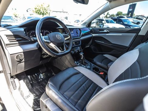 Used 2022 Volkswagen Taos SEL w/ Panoramic Sunroof Package AWD/4WD image 16