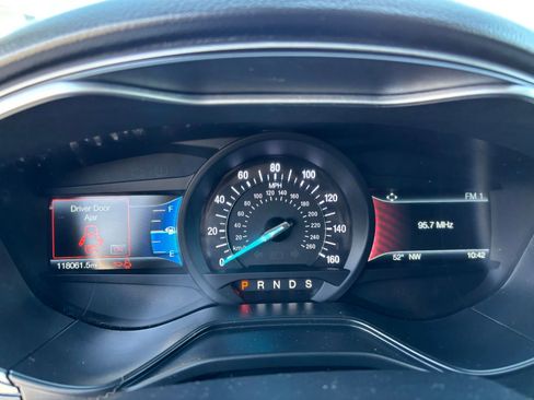 Used 2019 Ford Fusion SE AWD/4WD image 14