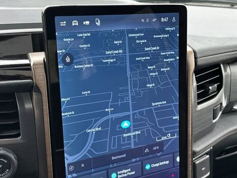 Used 2025 Ford F150 Lightning Lariat image 15