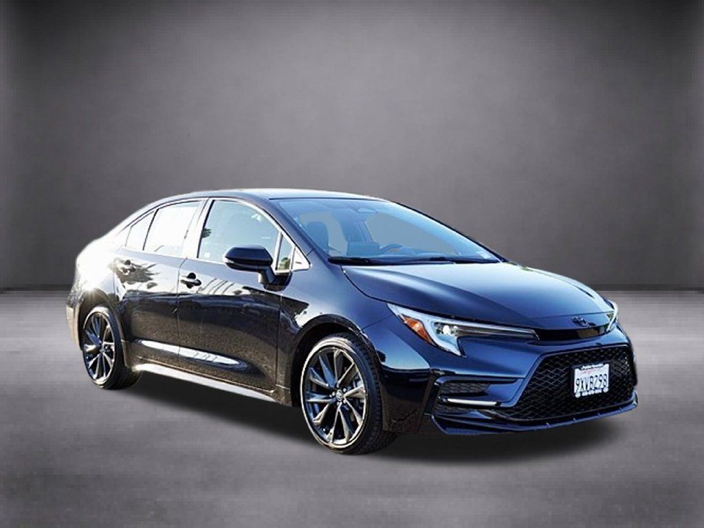 Used 2026 Toyota Corolla SE w/ SE Package FWD image 2