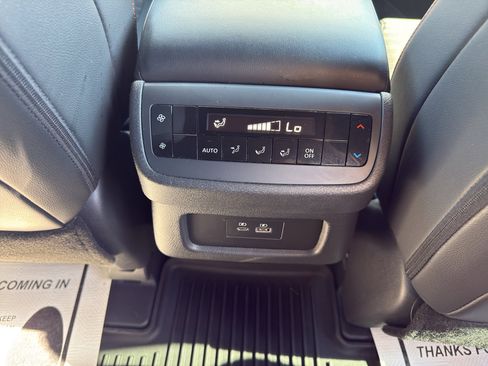 Used 2025 Nissan Pathfinder Rock Creek AWD/4WD image 19