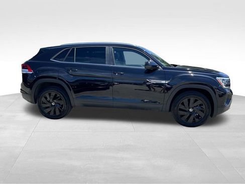 Used 2026 Volkswagen Atlas Cross Sport SE w/ Panoramic Sunroof Package AWD/4WD image 2