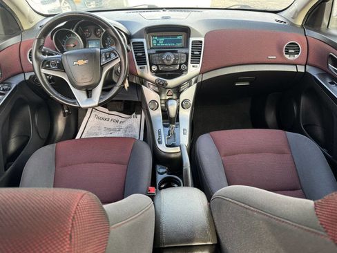 Used 2014 Chevrolet Cruze LT image 6