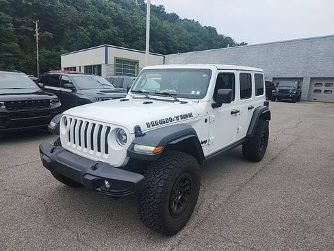 Used 2023 Jeep Wrangler Unlimited Sport AWD/4WD image 3