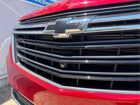 Used 2023 Chevrolet Equinox LT FWD image 11