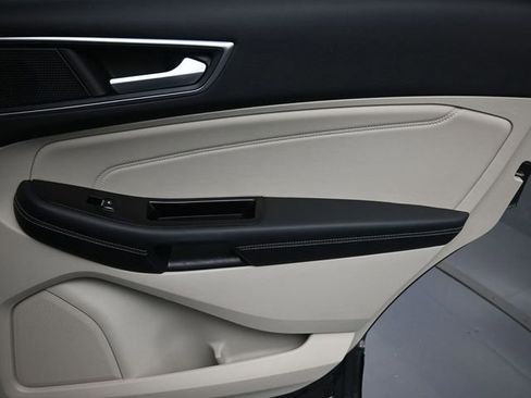 Used 2019 Ford Edge Titanium w/ Cold Weather Package image 23