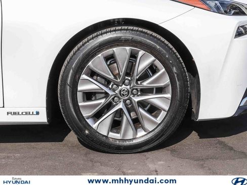 Used 2022 Toyota Mirai w/ Advanced Technology Package RWD image 9