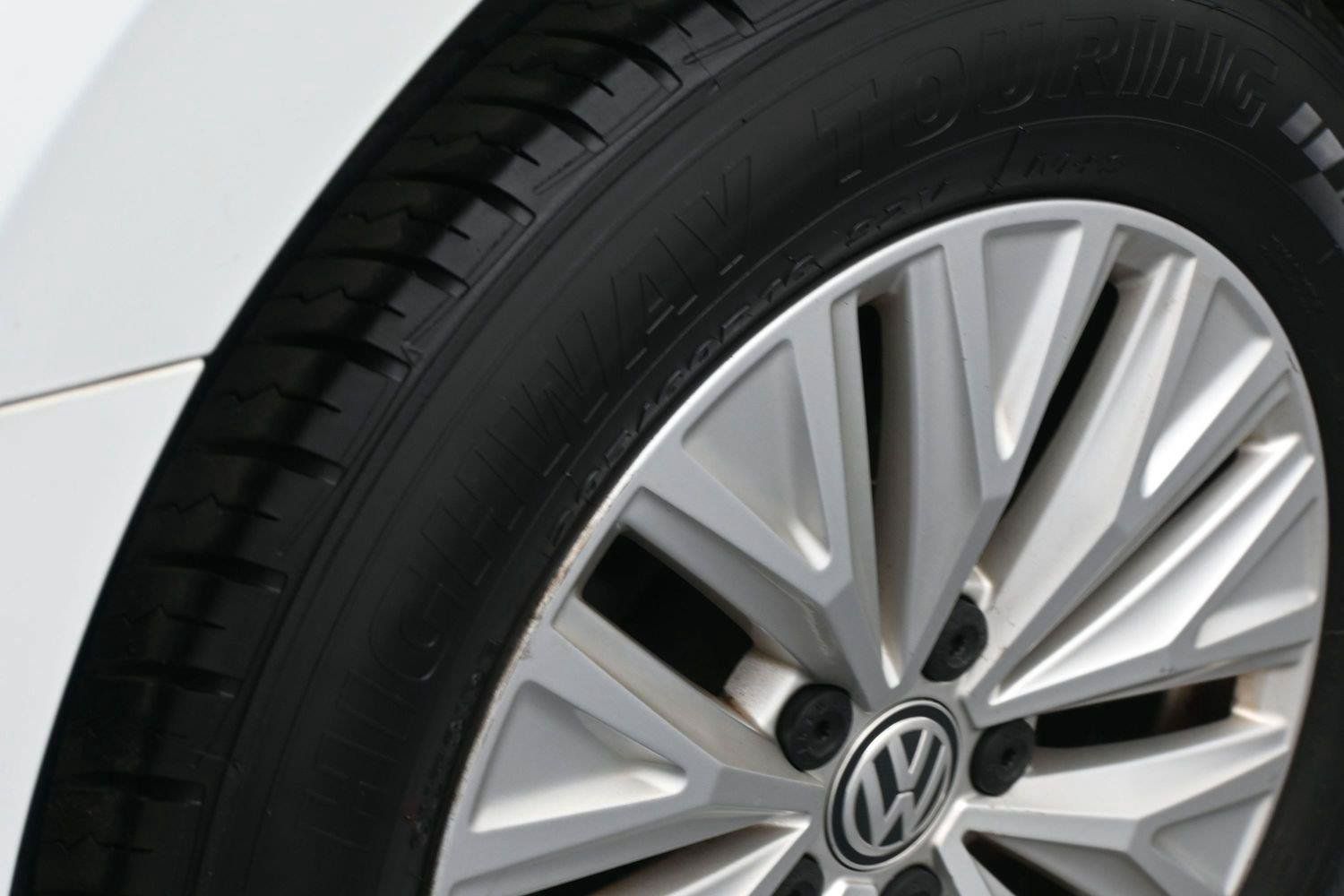 Used 2019 Volkswagen Jetta S w/ Driver Assistance Package FWD image 13