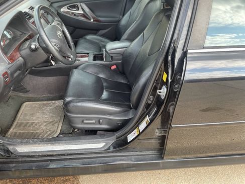 Used 2011 Toyota Camry SE w/ Sport Leather Pkg FWD image 7