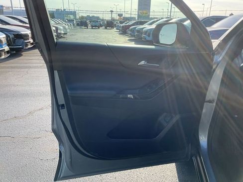 Used 2026 Chevrolet Equinox LT w/ Convenience Package II image 9