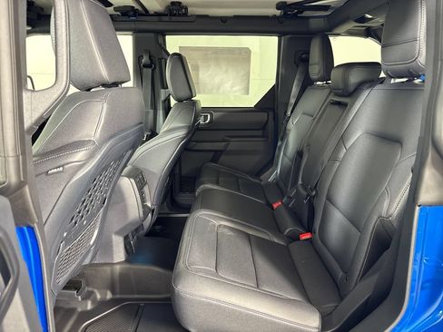 Used 2025 Ford Bronco Badlands AWD/4WD image 12