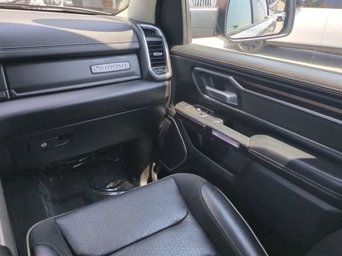 Used 2022 RAM 1500 Laramie AWD/4WD image 17
