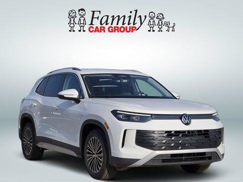 New 2026 Volkswagen Tiguan S FWD image 2