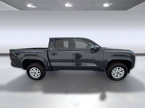 Used 2025 Toyota Tacoma SR5 RWD image 7
