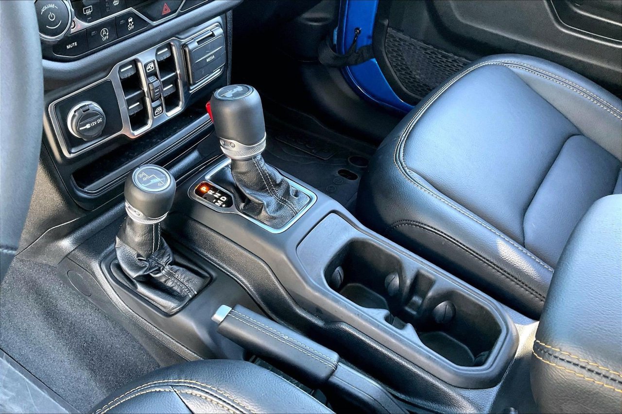 Certified 2025 Jeep Wrangler Unlimited Sahara AWD/4WD image 29