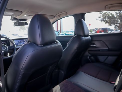 Used 2025 Nissan Kicks SR image 22